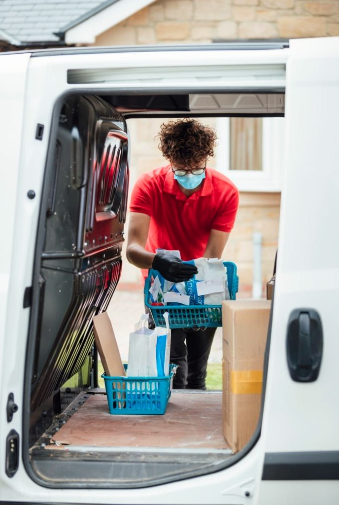 What Is a Medical Courier? And How It Differs From NEMT